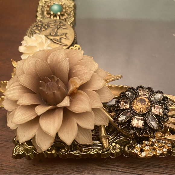 Gold frame with Repurposed Jewelry - Picture 4 of 11